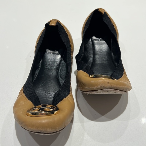 Tory Burch Black and Tan Caroline Ballet Flats Size 6.5 - Picture 3 of 4